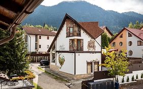 Monti Chalet